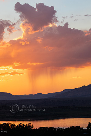 Virga Over Abiquiu Lake